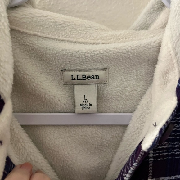 L.L. Bean Purple Plaid Hooded Fleece Lined Button Front Shirt With Pockets Large - Picture 3 of 8